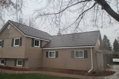 Rustic Metal Roofing Shingle in Shake Gray